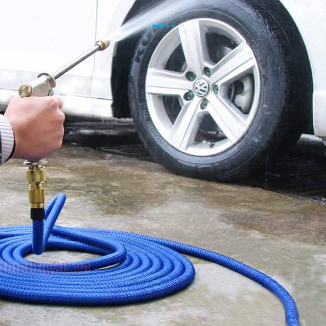 Vòi xịt nước rửa xe.