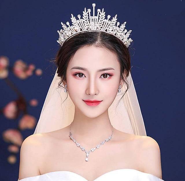 Nguồn hàng phụ kiện cô dâu Trung Quốc đẹp, giá rẻ 2023